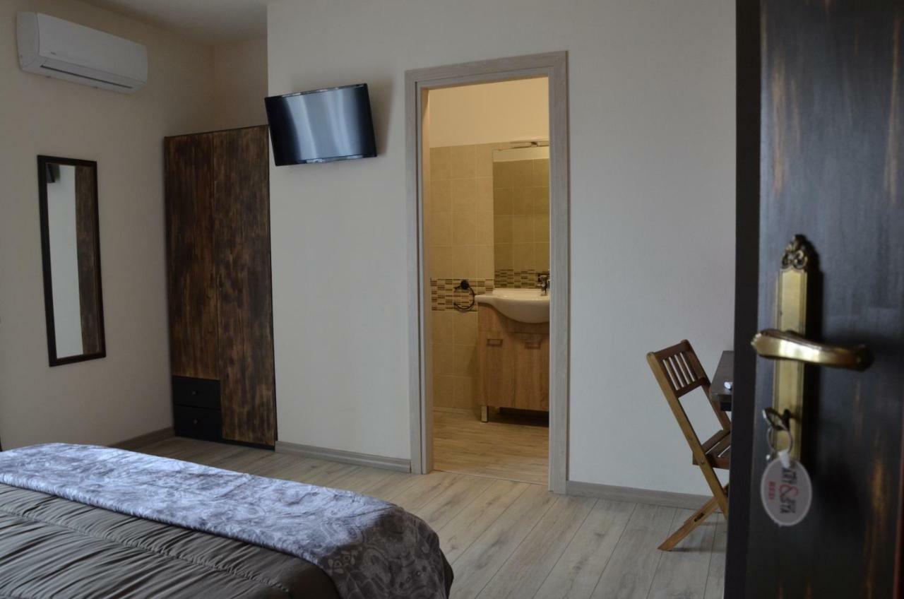Artista B&B Càbras Buitenkant foto