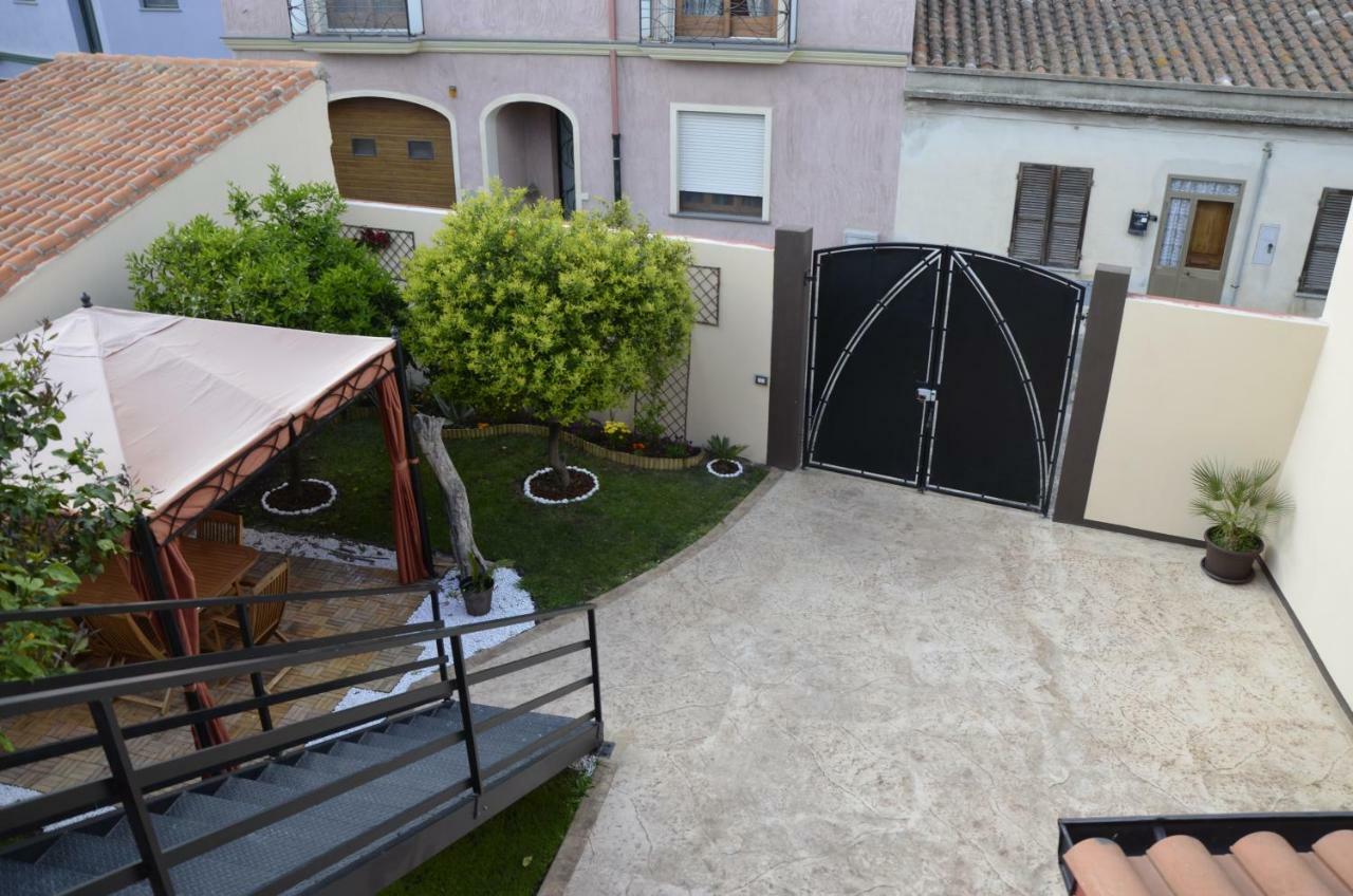 Artista B&B Càbras Buitenkant foto